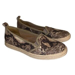 Clarks women’s size 7.5W slip on comfort shoes